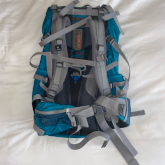 Deuter Aircontact 45+10L Trekking Backpack - Picture 2 of 4